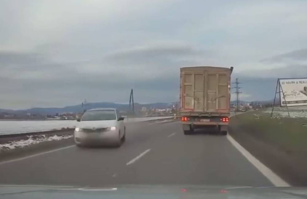 VIDEO: Vodič takmer spôsobil čelnú zrážku pri Bánovciach nad Bebravou