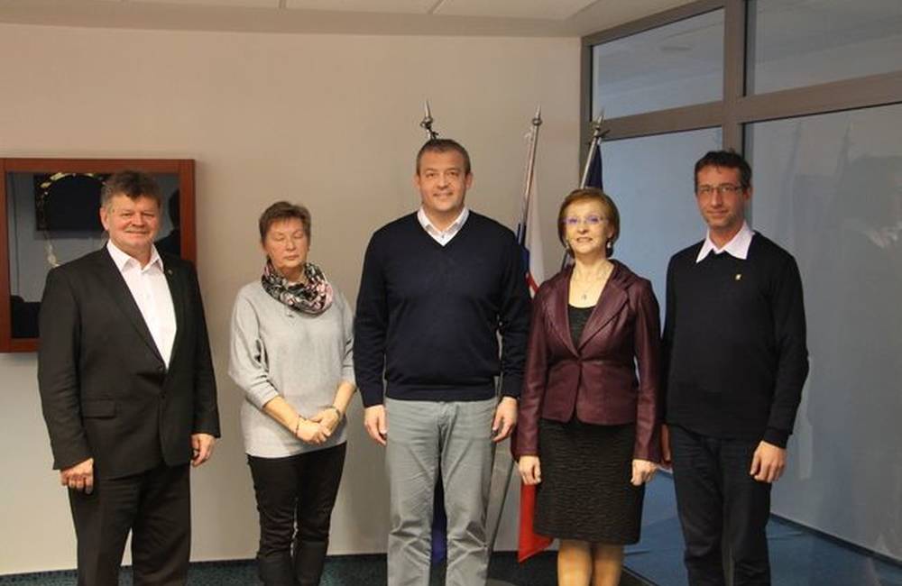 Juraj Baška sa vdohodol so zástupcami Odborového zväzu pracovníkov školstva a vedy na spolupráci