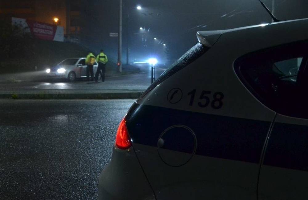  31-ročný Ján z Prievidze šoféroval aj napriek zákazu, zastavili ho policajti a hrozí mu väzenie