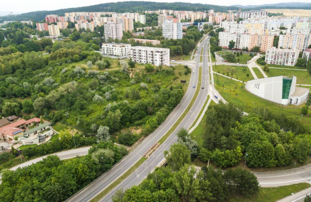 Mesto Trenčín začína od pondelka s rekonštrukciou hlavnej cesty na Juh, pozor na presun zastávok MHD