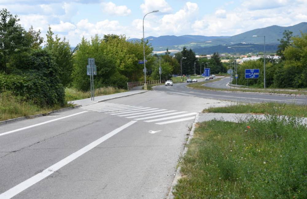 V Trenčíne začali stavať nový chodník na sídlisku Juh, prepojí ulice Gen. Svobodu a Východnú