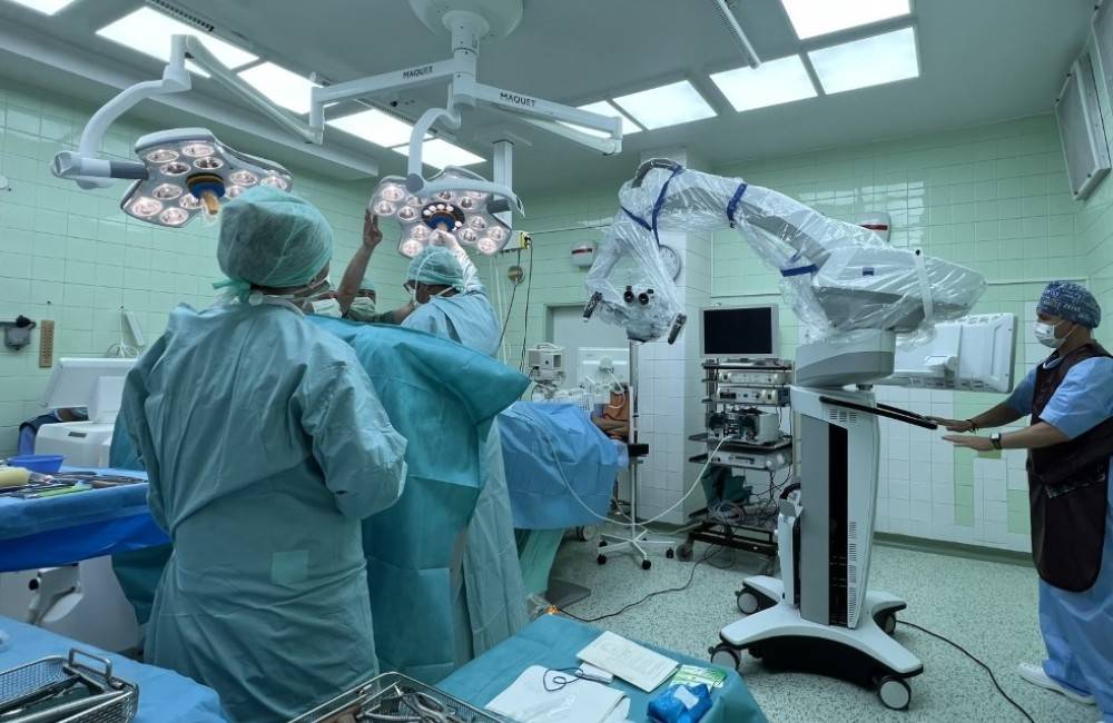 Chirurgická klinika Fakultnej nemocnice v Trečíne dočasne pozastavila plánované operácie
