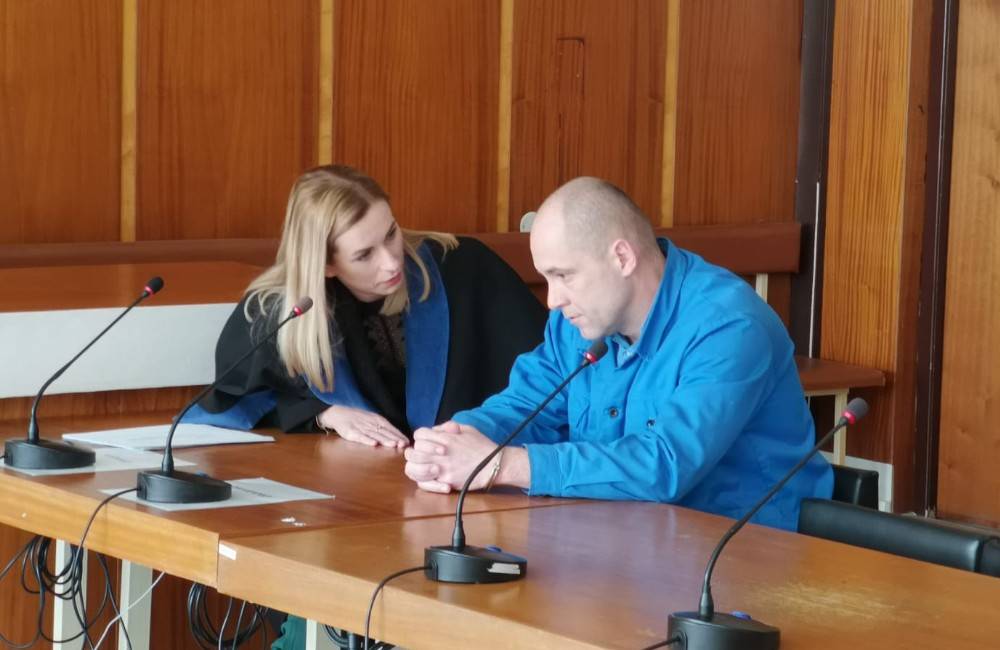Foto: FOTO: Expolicajta, ktorý lustroval novinárov vrátane Kuciaka, súd prepustil. Rozhodnutie nie je právoplatné