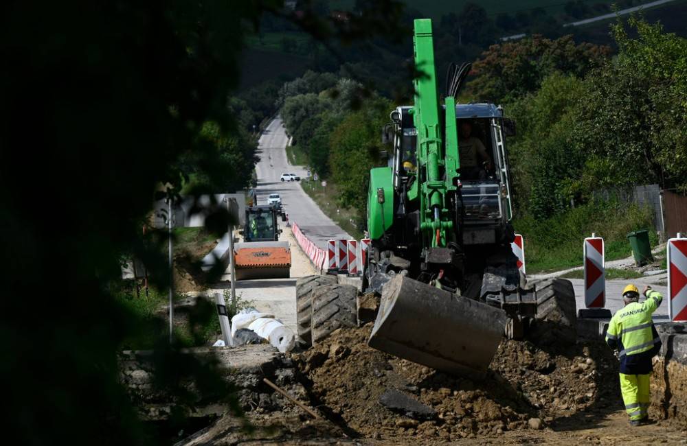 Foto: FOTO: Úsek cesty medzi Myjavou a Novým Mestom nad Váhom je v druhej etape rekonštrukcie