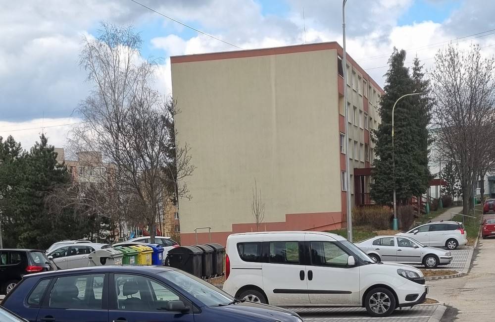Na sídlisku v Prievidzi pribudli nové parkovacie miesta. Mesto vyšli na 143 278 eur