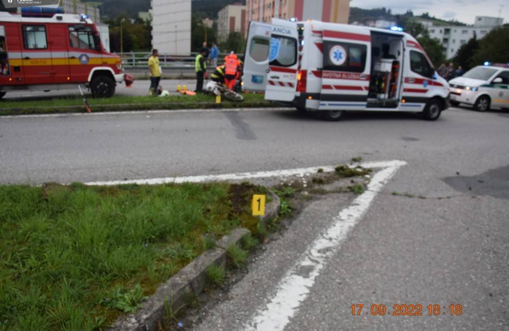 Polícia hľadá svedkov nehody motocykla v Považskej Bystrici zo septembra minulého roka