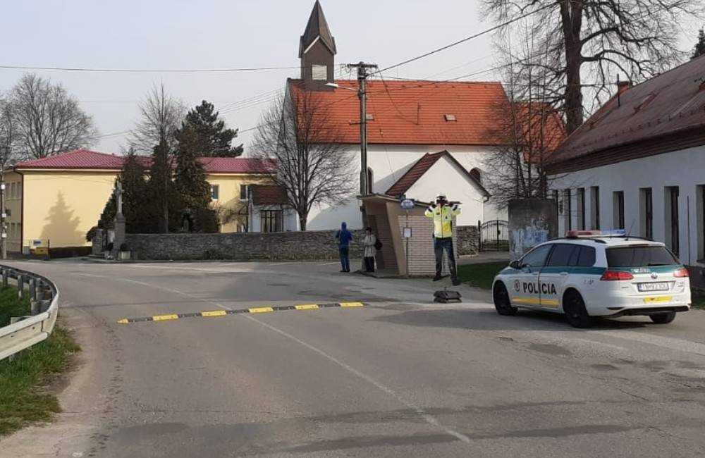 Foto: Zvýšenú premávku v Mníchovej Lehote a Trenčianskej Turnej vyriešia nové retardéry, vodiči budú musieť spomaliť