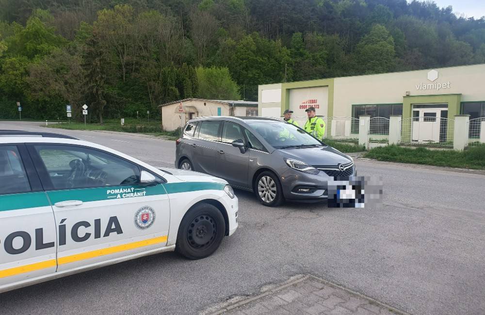 Foto: Policajti počas kontroly  v okrese Partizánske odhalili troch opitých vodičov