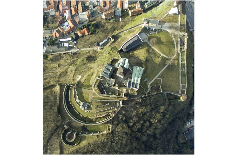 Južnú časť múru mestského opevnenia v Trenčíne čaká rekonštrukcia za státisíce eur
