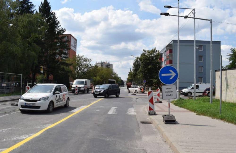 Centrum Partizánskeho čaká niekoľko mesiacov dopravných obmedzení, stavia sa tu kruhový objazd
