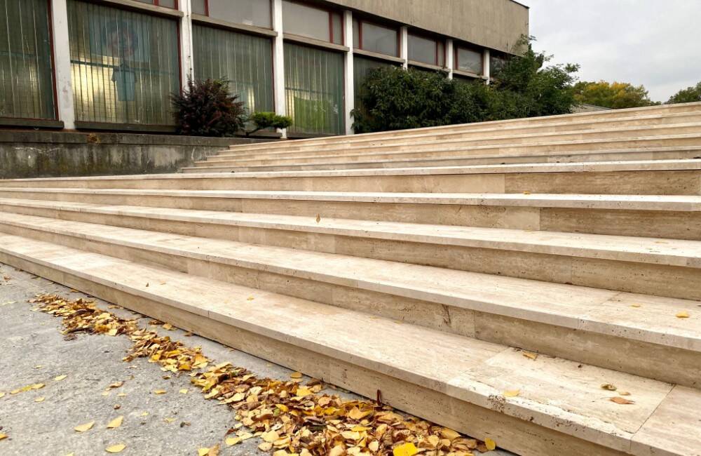FOTO: Pozrite sa, ako vynovili schody v trenčianskom Detskom mestečku, mesto investovalo 40-tisíc eur