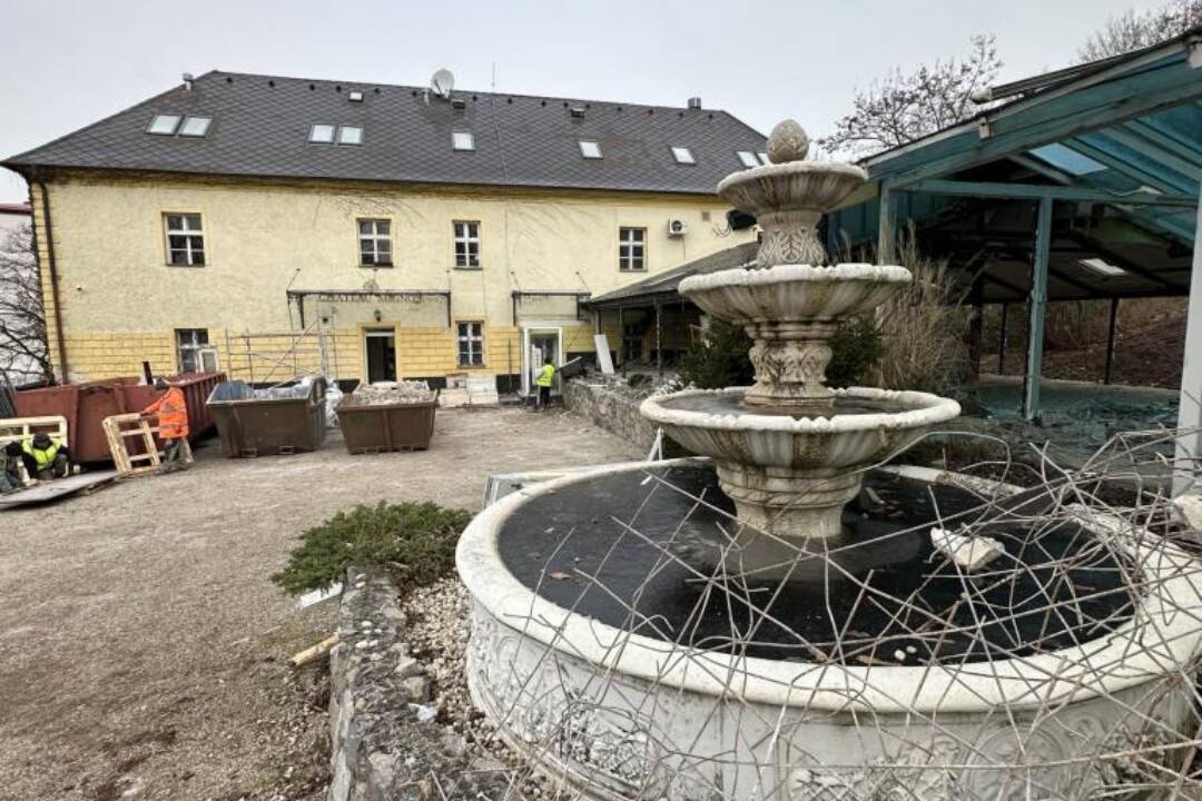 FOTO: Chateau Mignon sa prebúdza. Práce na obnove ikonickej budovy napredujú