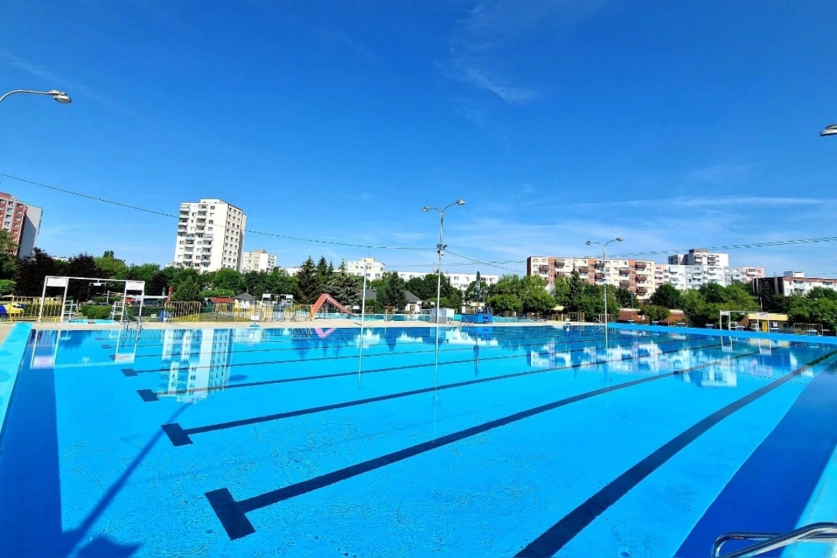 Foto: Obyvatelia Nového Mesta nad Váhom na kúpalisko čakajú roky. Stále nie je jasné, či ho mesto vôbec postaví