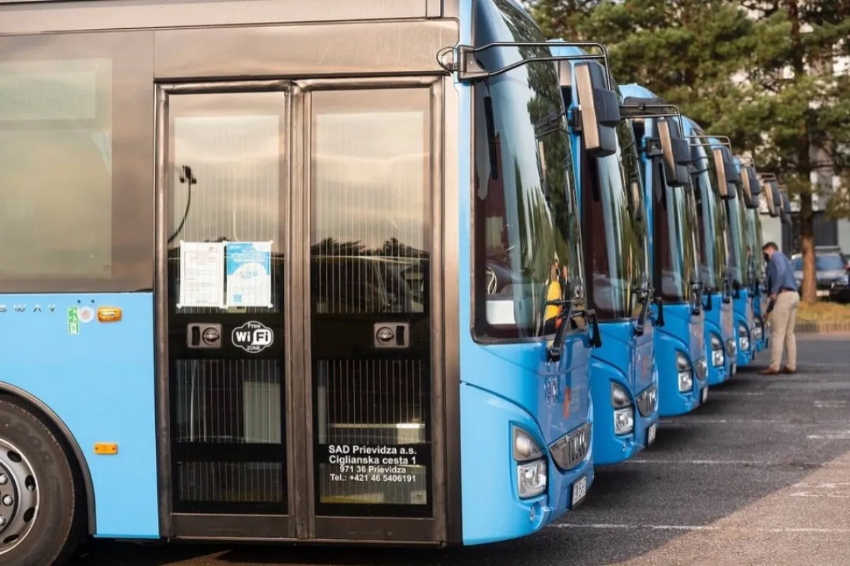 Trenčiansky kraj zrušil verejné obstarávanie na vodíkové autobusy pre nedostatok ponúk, v projekte chce ale pokračovať