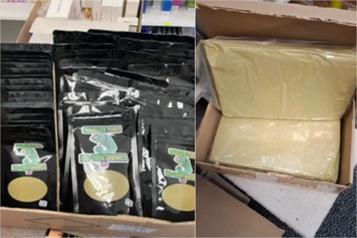 FOTO: Colníci zaistili v trenčianskej trafike veľké množstvo podozrivého prášku, mladík skončil s obvinením 