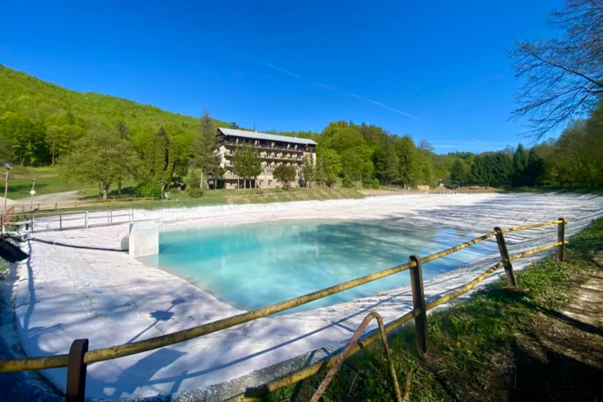 VIDEO: Trenčania sú nadšení, prírodné kúpalisko v Opatovej sa opäť prebúdza k životu