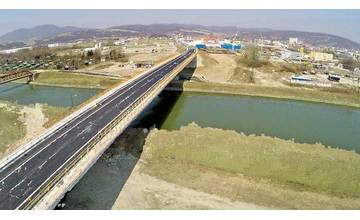 V Trenčíne otvorili nový most dlhý 2450 metrov