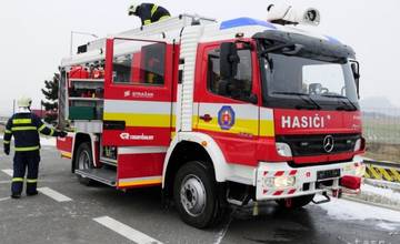 Búrka v noci zamestnala hasičov v Trenčianskom kraji