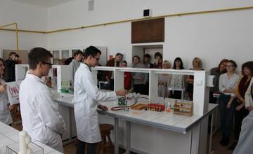 11 gymnázií v TSK sa teší z nových laboratórií, žiakom a učiteľom uľahčujú prácu moderné technológie