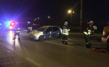 Čelná zrážka dvoch áut medzi Novým Mestom nad Váhom a Moravským Lieskovým sa skončila tragicky