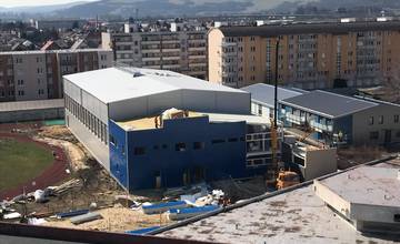 Výstavba novej telocvične pri Športovom gymnáziu v Trenčíne napreduje, otvoriť by ju mali už v júni