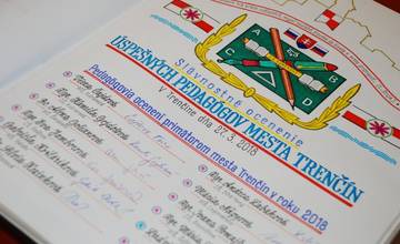Mesto Trenčín si pripomenulo Deň učiteľov, primátor udelil vyznamenanie 12 významným pedagógom