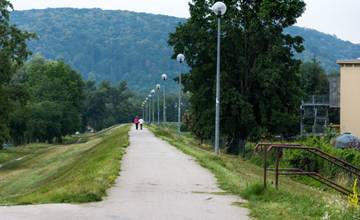 Od pondelka do polovice júla budú rekonštruovať povrch hrádze na Sihoti, opravia úsek dlhý cca 1 km