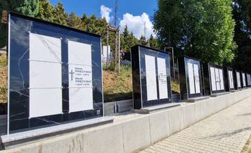 Na hlavnom cintoríne v Trenčíne pribudli nové urnové steny, mesto do nich investovalo 60-tisíc eur