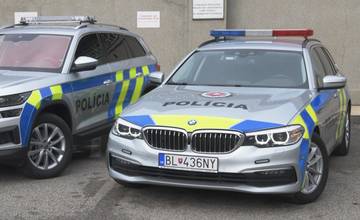 Slovenská polícia bude jazdiť na nových vozidlách so zmenenými farbami, financuje ich Európska únia