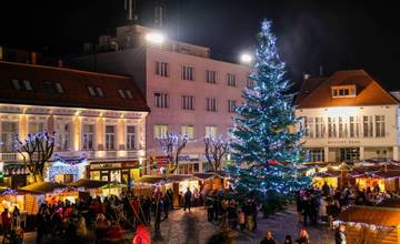 Stánkari s remeselnými výrobkami a predajcovia občerstvenia sa môžu uchádzať o miesto na vianočných trhoch v Trenčíne