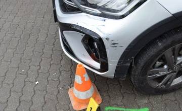 Vodička v Dubnici nad Váhom nacúvala v križovatke do auta, v dychu mala 2 promile