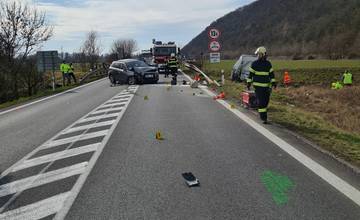 Dopravná nehoda blokuje cestu  medzi Novým Mestom nad Váhom a Trenčínom