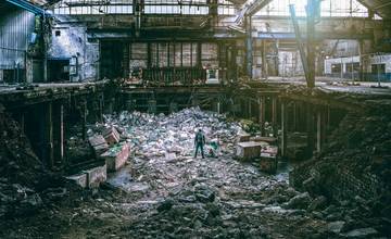 Päticu mladíkov zlákalo nebezpečné dobrodružstvo. Po prstoch im ale klepli policajti