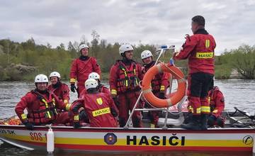 FOTO: Hasiči z Trenčína sú na povodne pripravení, začiatkom mája absolvovali výcvik