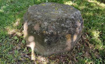 Neobyčajný historický nález v Púchove. Z „podozrivého kameňa“ sa vykľul vzácny artefakt