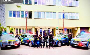Do Trenčianskeho kraja dorazili nové policajné autá v plug-in hybridnej verzii