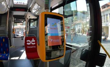 V autobusoch Mestskej hromadnej dopravy Trenčín sa už dá platiť kartou. Výpadok je odstránený