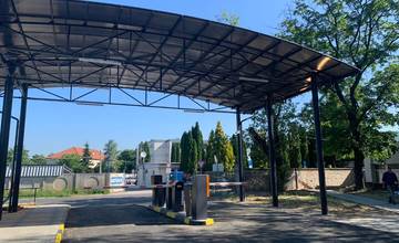 Trenčianska nemocnica spustila vedľajší vstup do svojho areálu