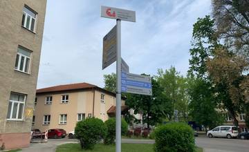 FOTO: Trenčianska nemocnica pre návštevníkov pripravila prehľadnejšie označenia aj novú mapu areálu