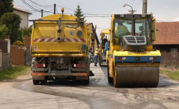 Rozsiahla rekonštrukcia piatich ulíc v Púchove potrvá do konca augusta