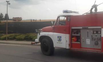 Neďaleko Partizánskeho zasahovali profesionálni aj dobrovoľní hasiči z okolitých obcí