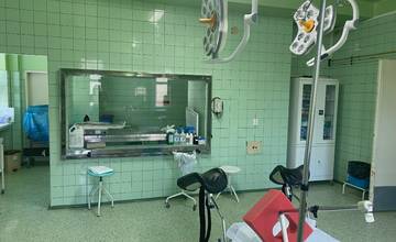 Trenčianska nemocnica postupne prechádza početnými rekonštrukciami, na rade sú tieto operačné sály