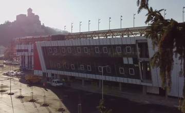 Nová hlavná tribúna futbalového štadióna na Sihoti je takmer hotová. Otvoriť ju chcú v septembri