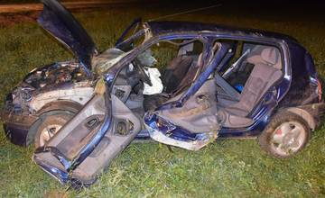 FOTO: Mladý vodič spôsobil nehodu pri Ilave, po jazde pod vplyvom alkoholu skončil v nemocnici