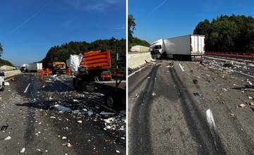 FOTO: Na diaľnici D1 v smere na Žilinu sa prevrátil kamión, škoda je odhadnutá na 200-tisíc eur