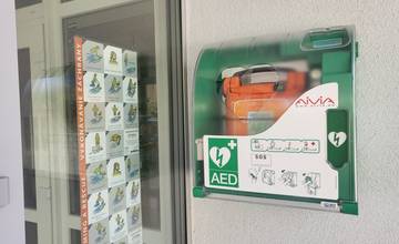 FOTO: V Trenčianskom kraji pribudol ďalší automatický externý defibrilátor, nachádza sa v tejto obci