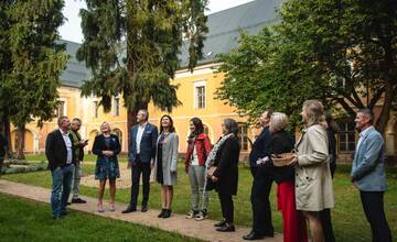 VIDEO: Pozrite sa, ako sa národná kultúrna pamiatka v okrese Ilava postupne mení na modernú školu