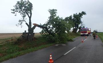 Zlá poveternostná situácia dala hasičom zabrať, zasahovali aj na území Trenčianskeho kraja