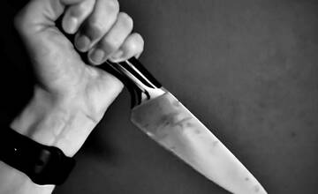Krvavá dráma na Považí. Len 17-ročný mladík útočil s nožom, zranil troch ľudí 