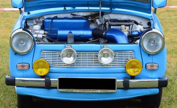 Viete kedy zapnúť a kedy vypnúť hmlovky? Polícia vysvetľuje ako na správne svietenie na jeseň